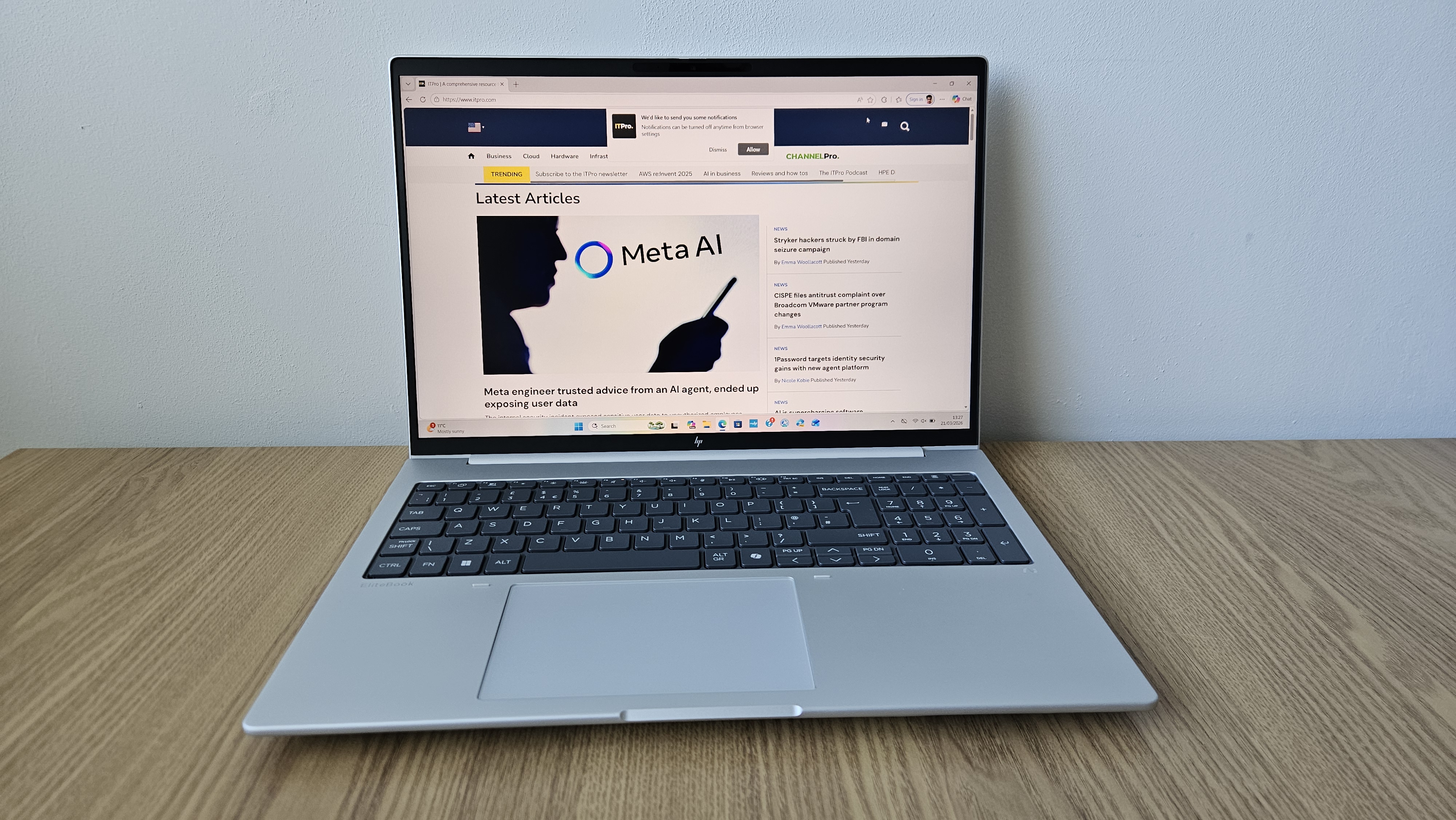 The HP EliteBook 8 G1a 16 on a desk