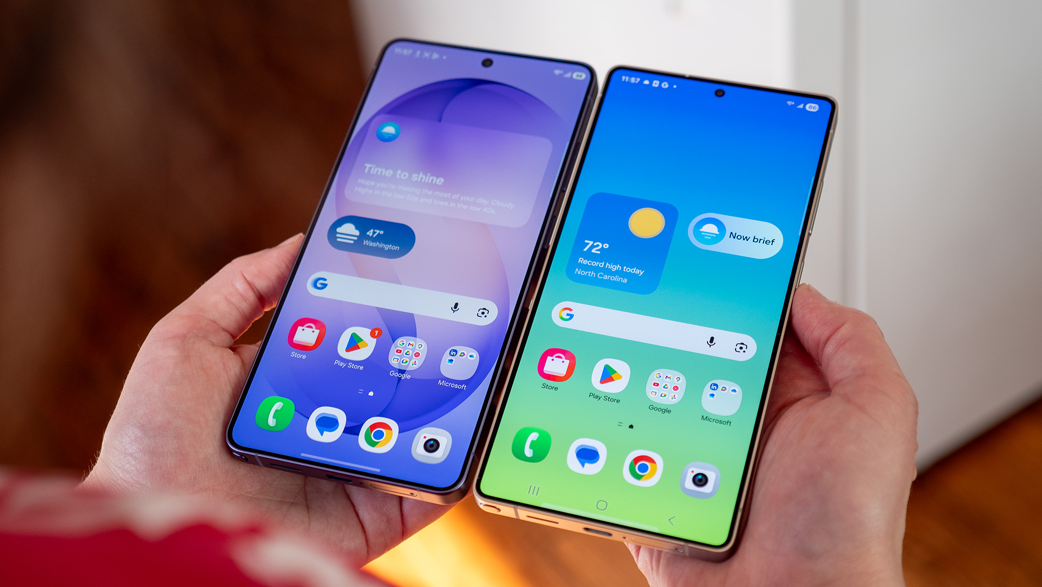 Comparing the displays and home screens of the Samsung Galaxy S25 Ultra and S26 Ultra