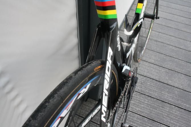 The Merida Reacto Evo uses chunky wide diameter tubes everywhere but on the short seatstays which are far narrower.