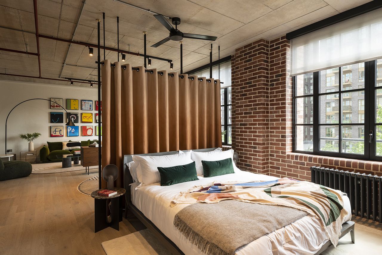 Photo inspiration: Gallery Detail: Tour This Loft Style 8 Harbord Square Apartment