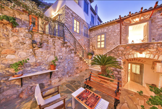 Last minute Airbnb stay on a Greek island