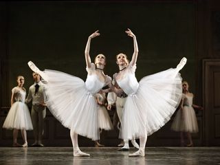 Susanne Grinder and Kizzy Matiakis in The Conservatory © Costin Radu