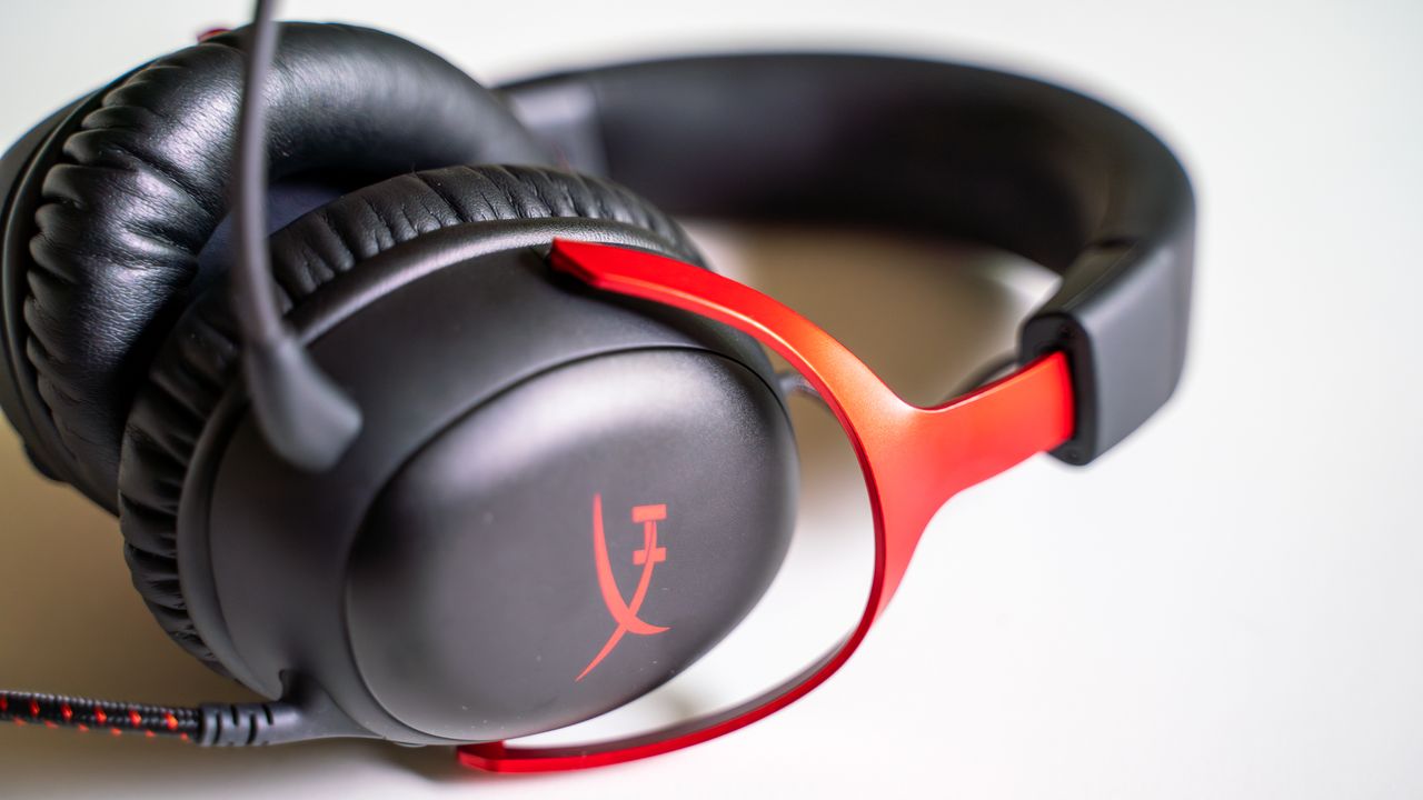 HyperX Cloud III on a white table