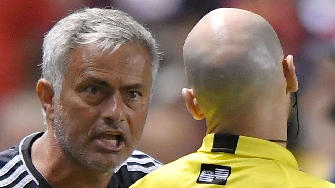 Jose Mourinho argues with the referee during Manchester United&amp;#039;s pre-season tour of the US