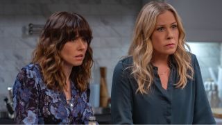 Linda Cardellini and Christina Applegate on Dead To Me