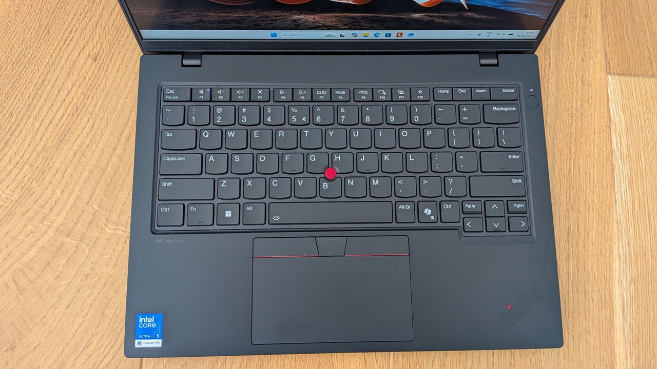 The ThinkPad L14 Gen 7 on a desk