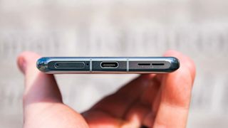 OnePlus 11 charging port