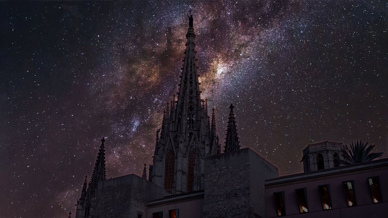 Images of the Catedral de Barcelona, shot on the Xiaomi 14 and edited using the on-device AI photo editor