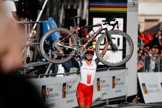 Kasia Niewiadoma wins the 2023 UCI Gravel World Championships