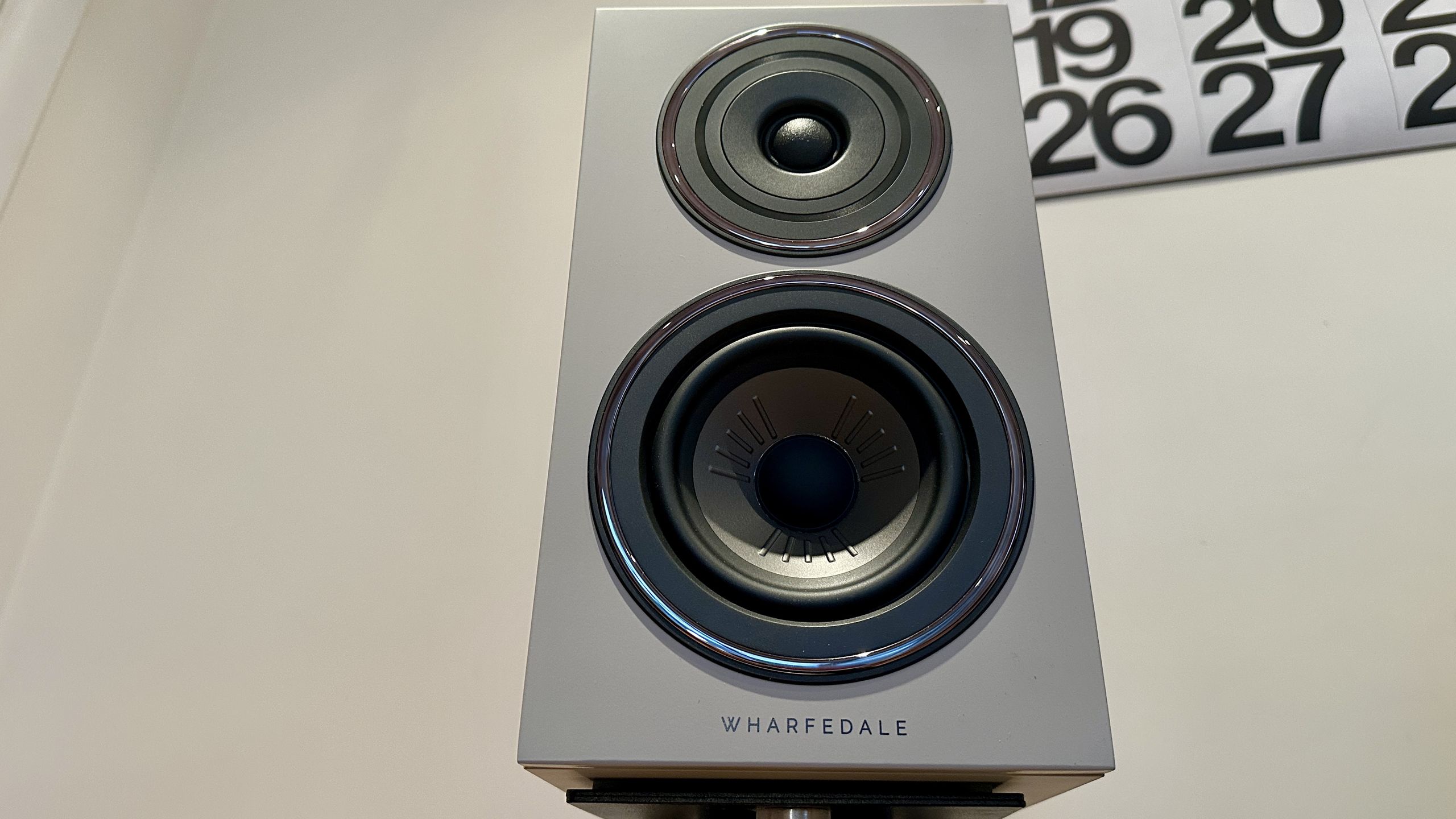 Ulasan Wharfedale Diamond 12.1i: speaker terjangkau tanpa kerugian nyata