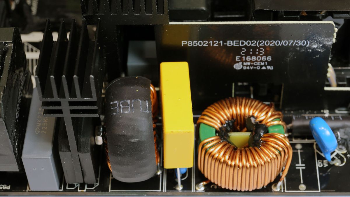 Gigabyte UD850GM