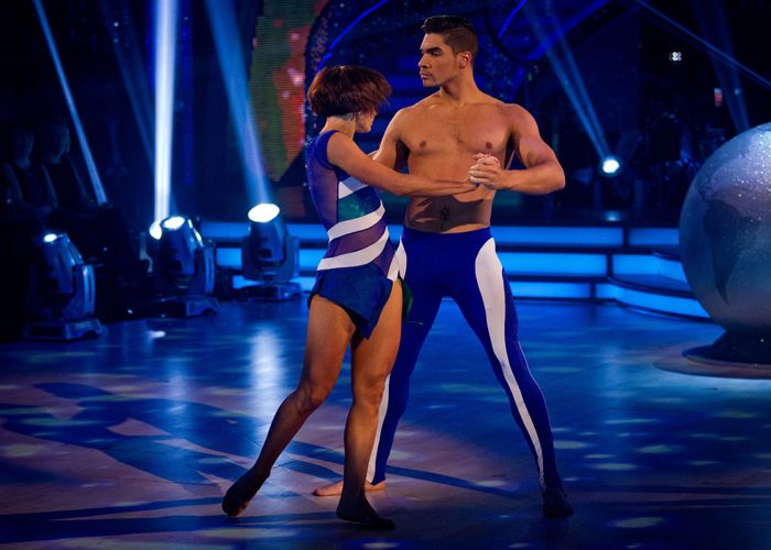 Strictly: Louis&#039; shirtless show dance wows judges