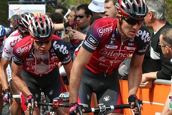 Yaroslav Popovych (Silence-Lotto) leads Cadel Evans (Silence-Lotto).