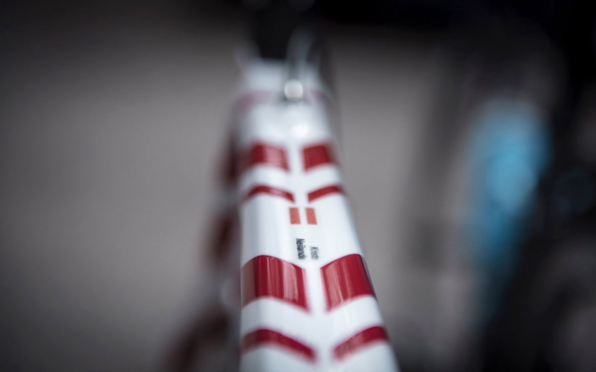 Another look at the top tube on Neilands' bike