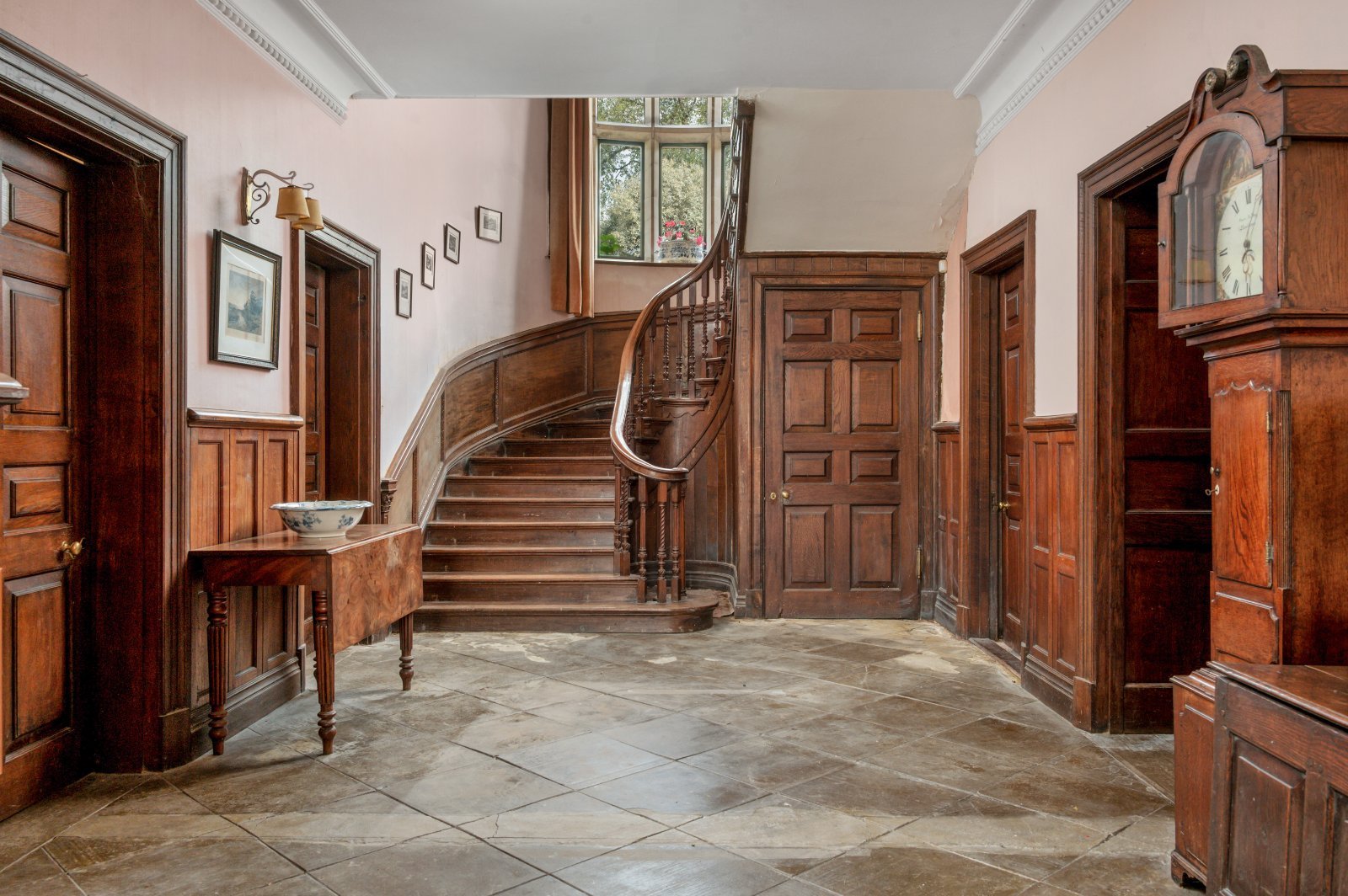 Cefnllysgwynne Estate Property for Sale