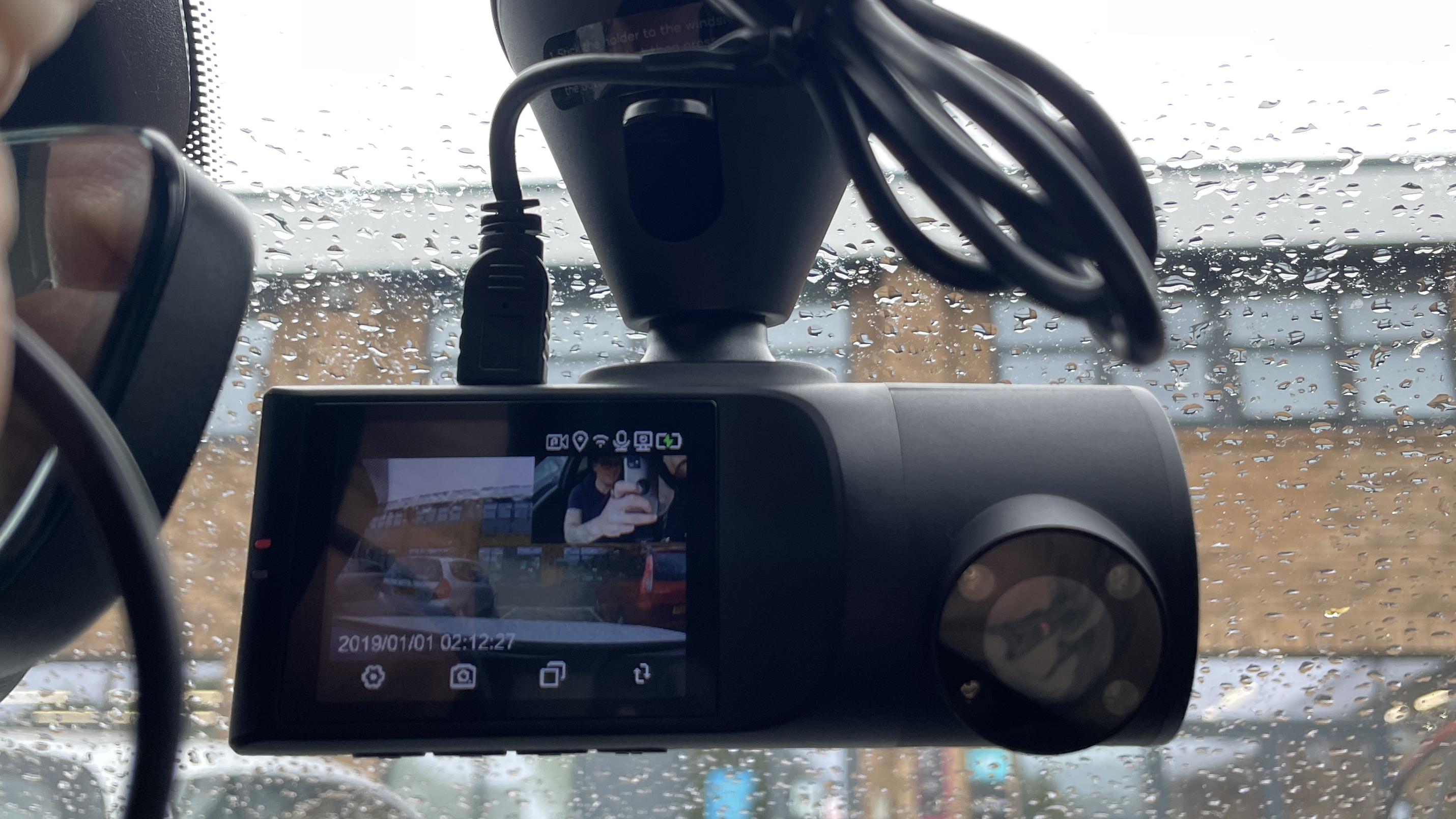 Wawa 2K dual dash cam inside the windshield