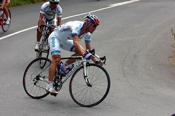 Damiano Cunego (Lampre) descends