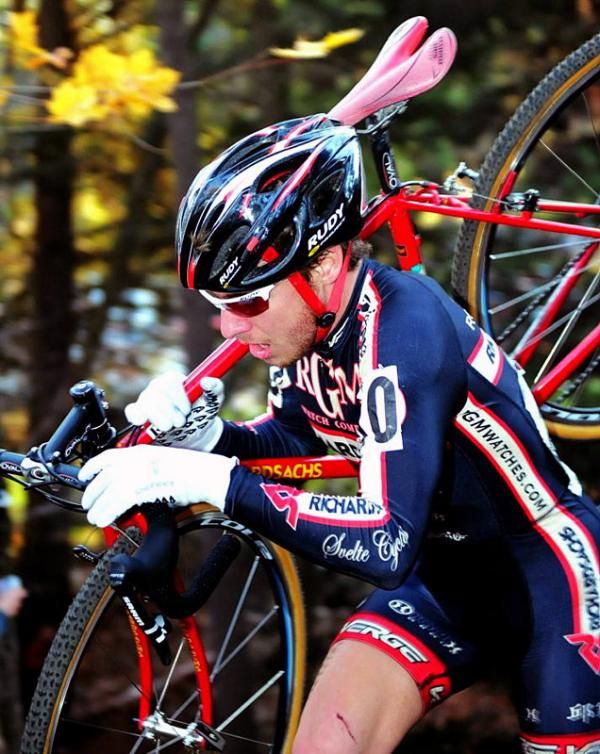Will Dugan (Richard Sachs-RGM Watches) on the run-up.