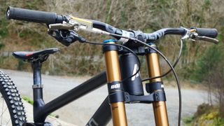 Atherton downhill bike handlebars and headtube