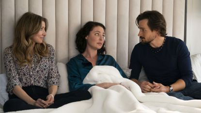 Sarah Chalke, Katherine Heigl and Jon-Michael Ecker in Netflix's Firefly Lane 