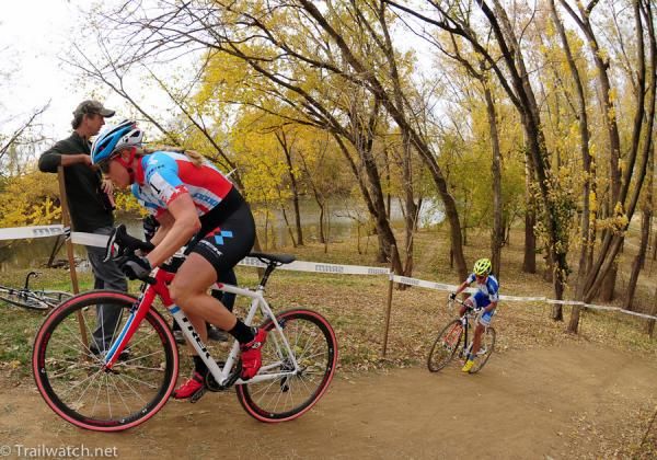 Katie Compton (Trek Cyclocross Collective) leading Nash on lap two
