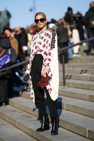 Street Style : Day Eight - Paris Fashion Week - Womenswear F/W 2022-2023