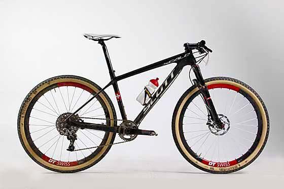 Nino Schurter (Switzerland) raced a Scott Scale 700