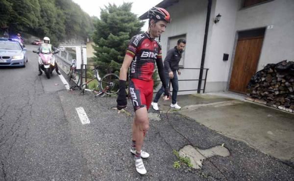 Alessandro Ballan (BMC) crashed and then quit the race