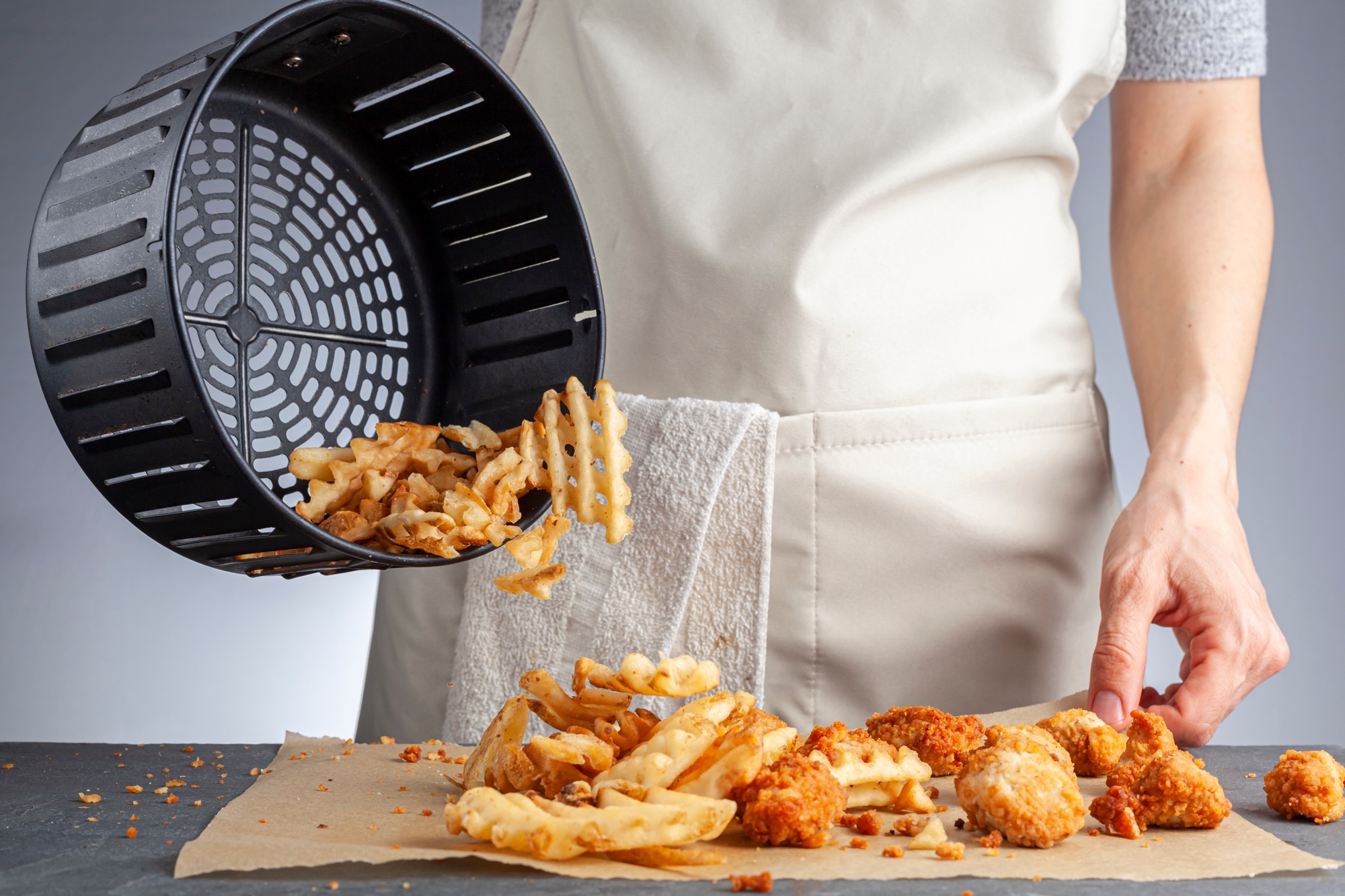 What to cook in an air fryer breaded chicken and chips by VonHaus