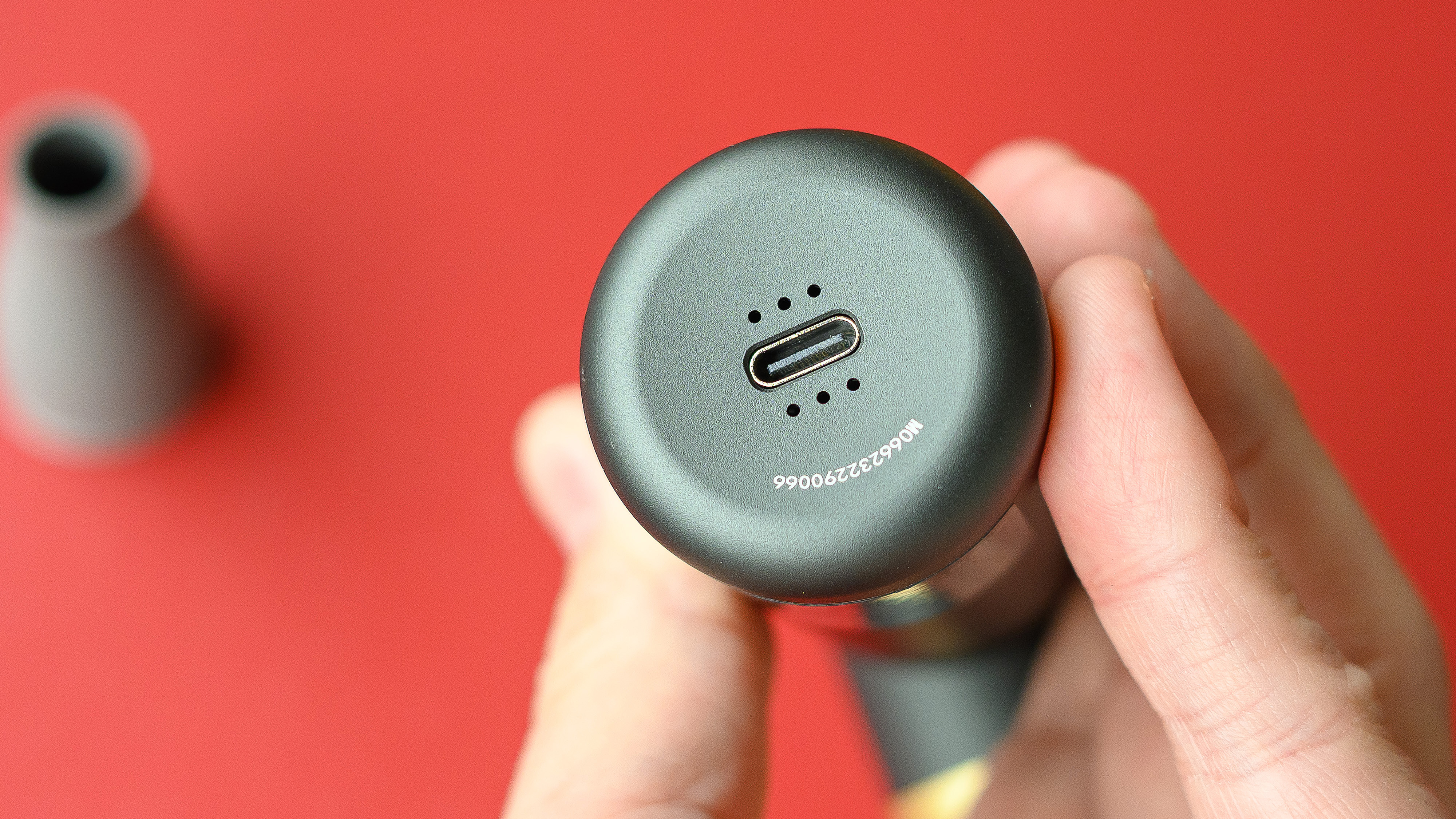 The bottom of the Kica Jet Fan 2 reveals the USB-C charging port.