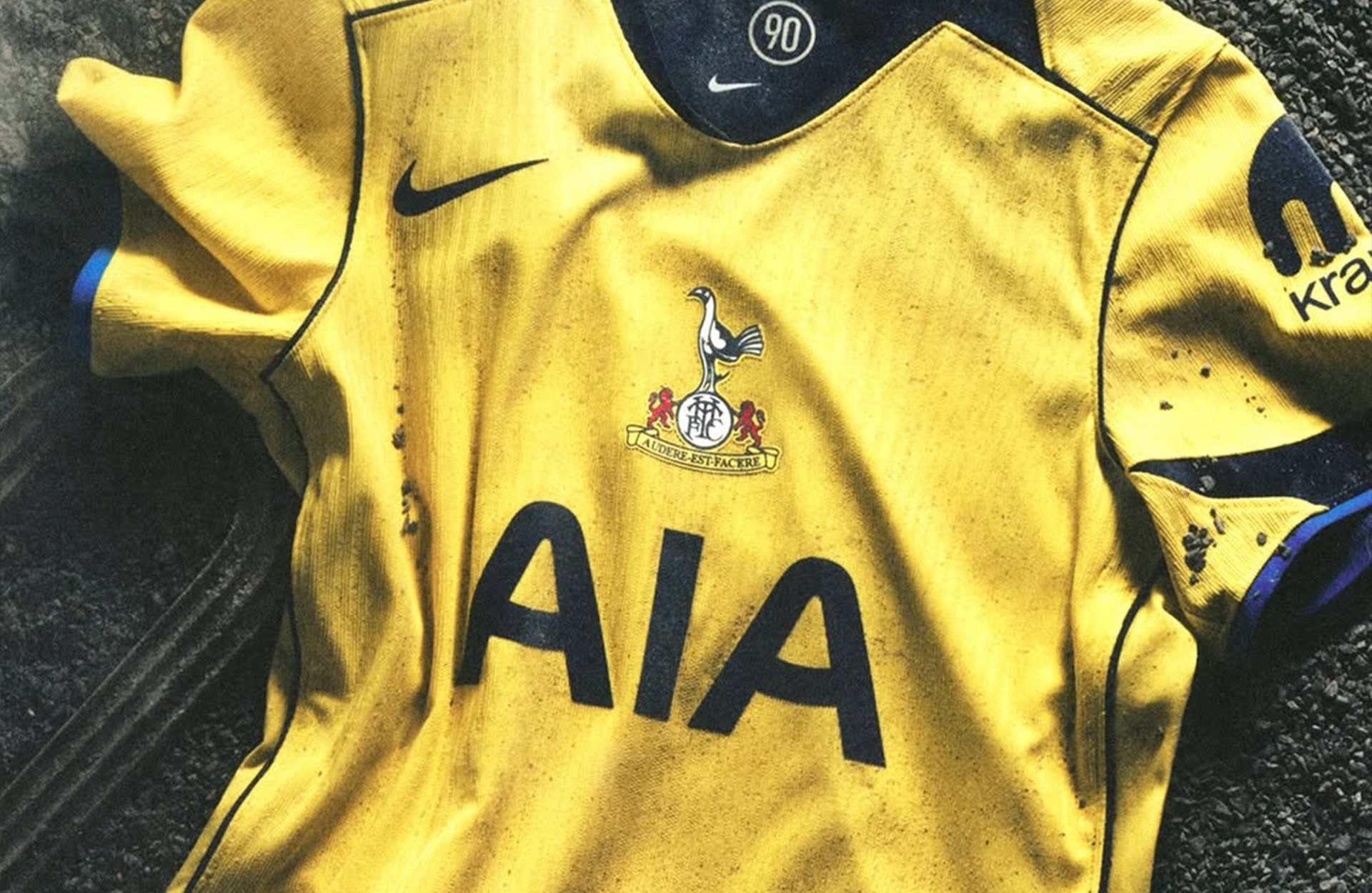 Tottenham third shirt