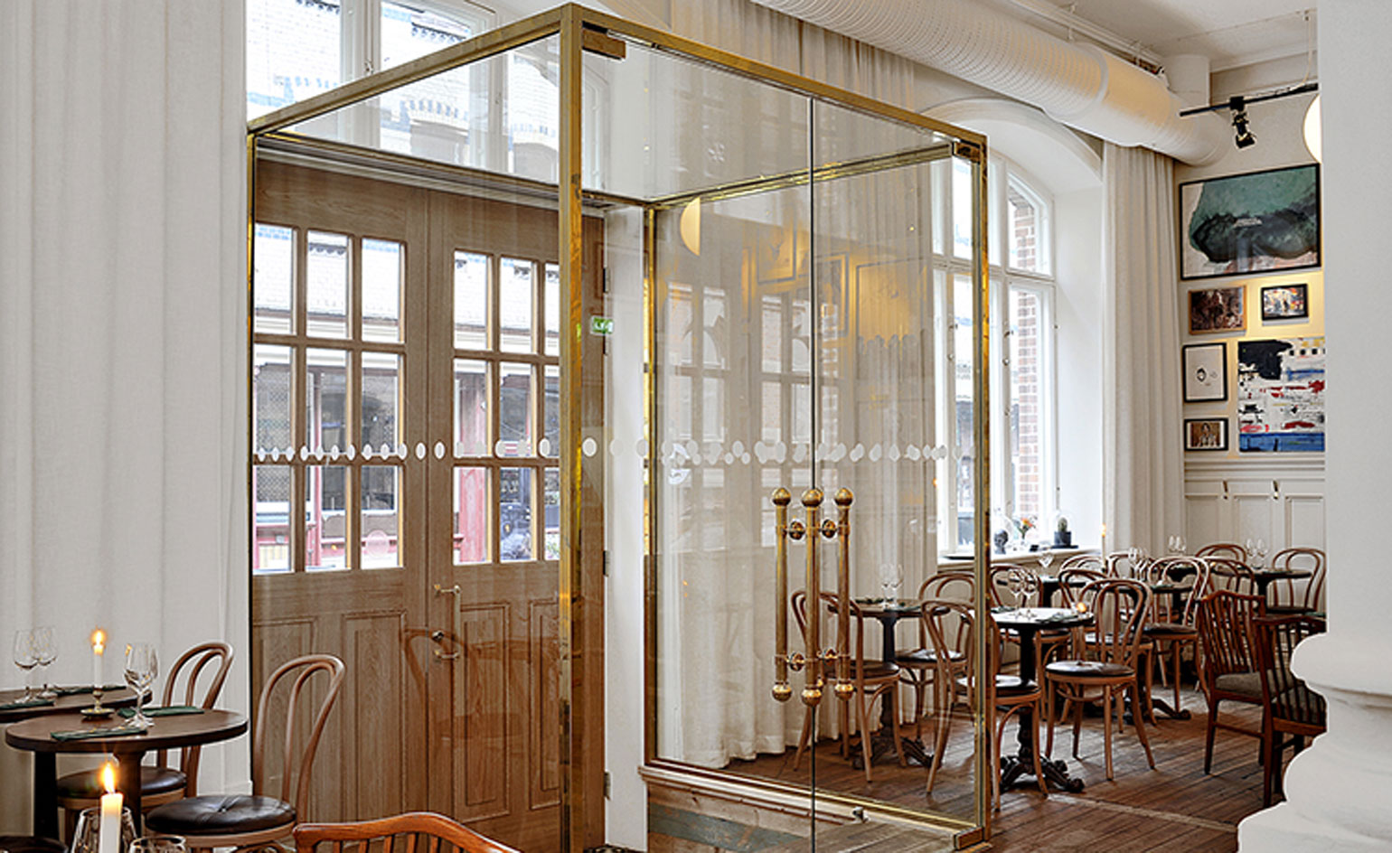 Glass entrance to restaurant