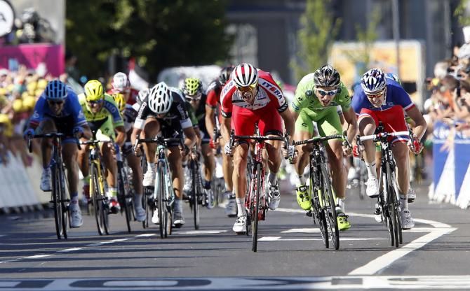 Peter Sagan (Cannondale) chases down Alexander Kristoff (Katusha)
