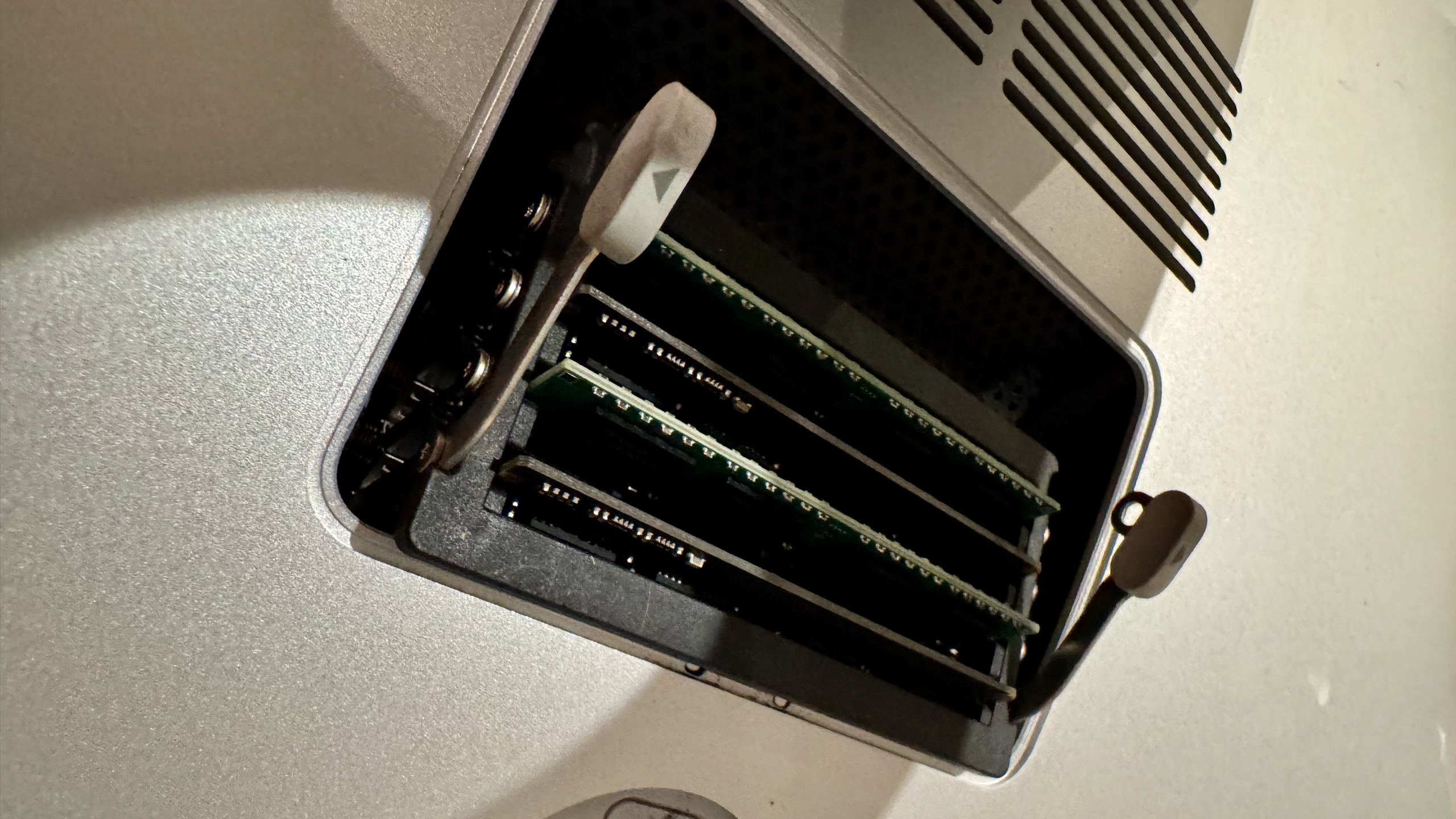 iMac 2013 RAM access door.