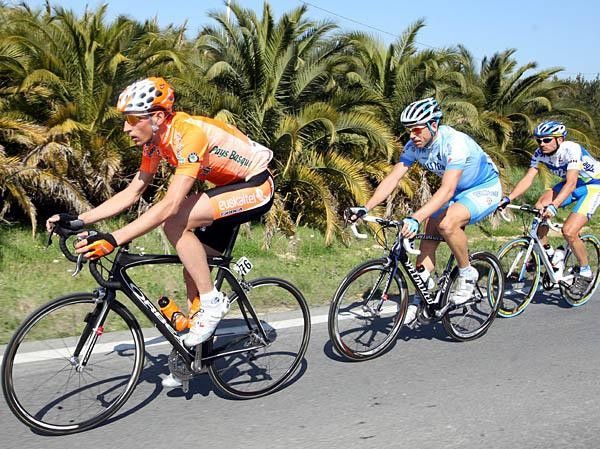 Oroz in the break with Krauss and Dion.