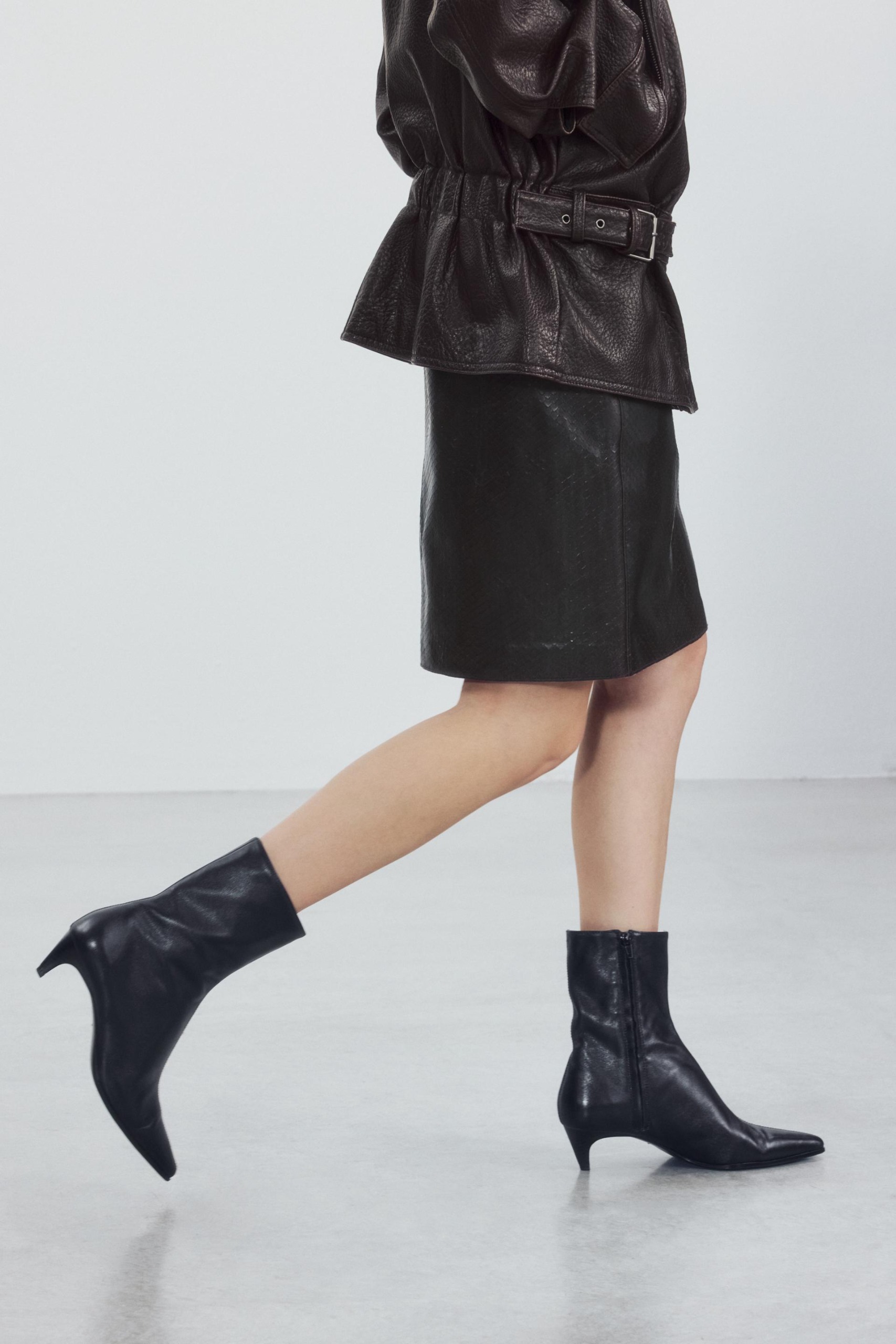 Leather Kitten Ankle Boots - Black - 5