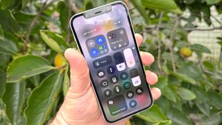 iOS 18 review control center