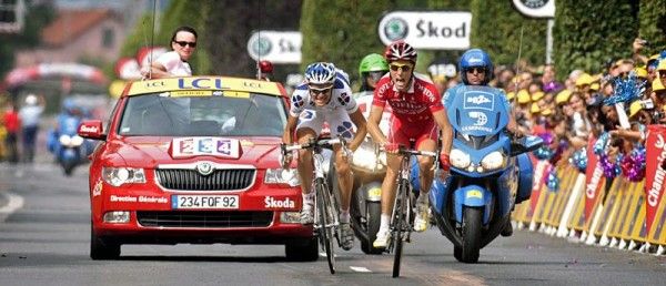 Sylvain Chavanel knows he has it won but J&eacute;r&eacute;my Roy keeps on trying.