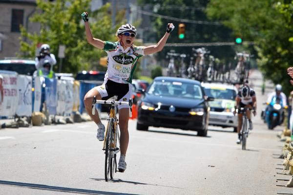Lauren Hall (Colavita-Forno d'Asolo) crosses the line after the longest stage
