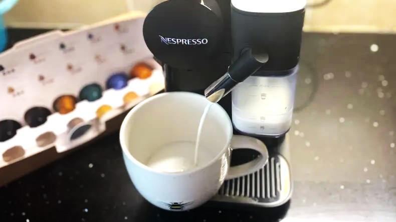 De'Longhi Lattissima One coffee maker
