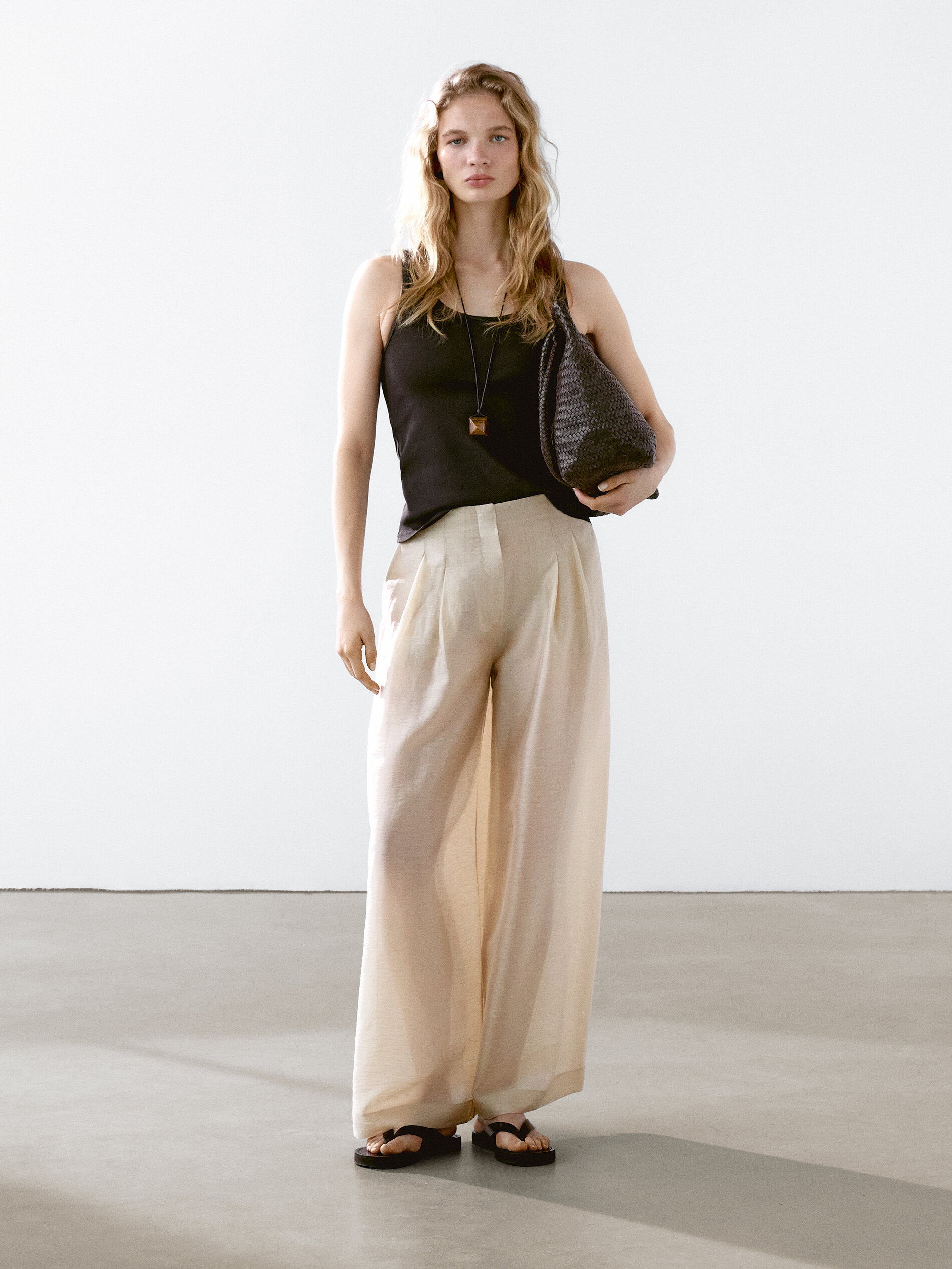 Flowing Linen Blend Trousers With Darts