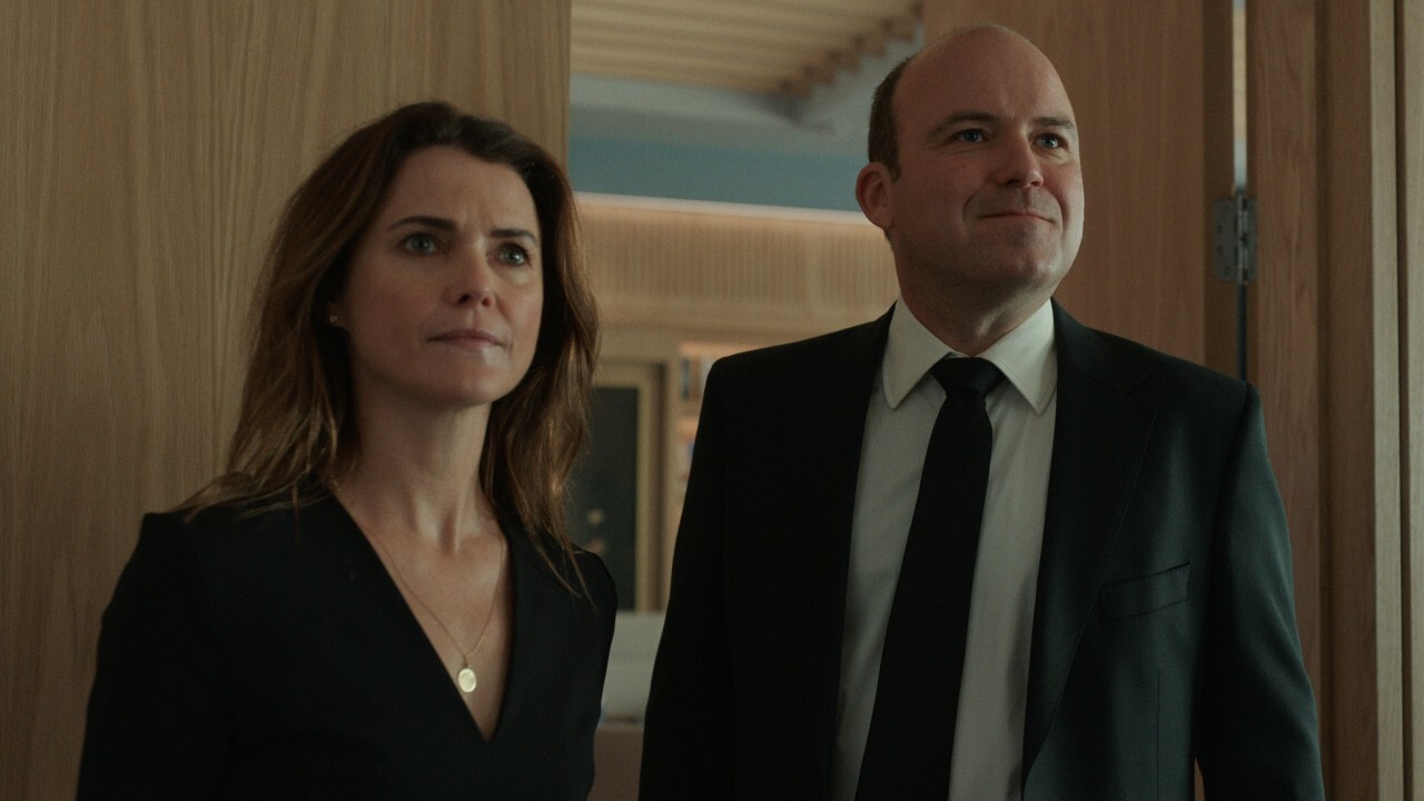 Keri Russell as Kate Wyler and Rory Kinnear as Prime Minister Nicol Trowbridge on The Diplomat.