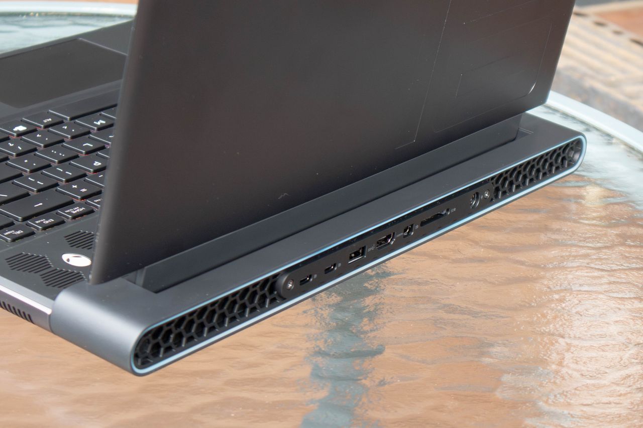 Alienware M16