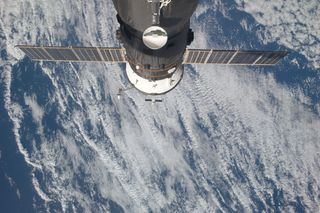 SpaceX Dragon Approaches the ISS
