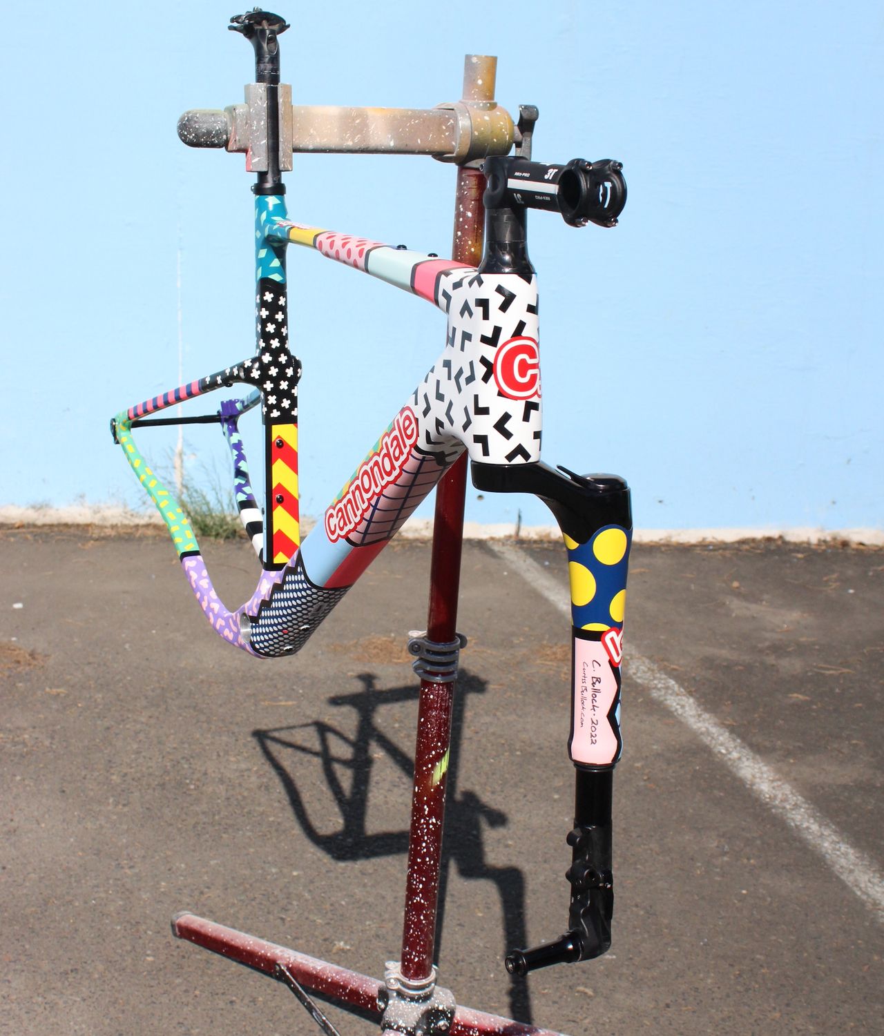 Rane Roatta's Cannondale Topstone LEfty painted by Dr Curtis Bullock