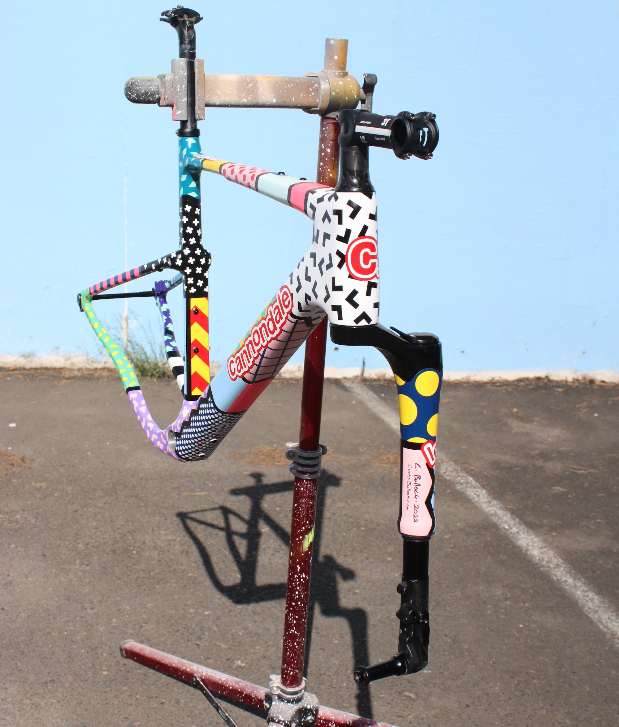 Rane Roatta's Cannondale Topstone LEfty painted by Dr Curtis Bullock