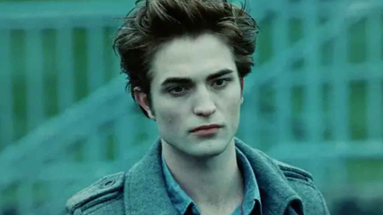 Robert Pattinson in the movie Twilight.