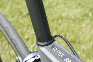 The seat post features really useful graduations.