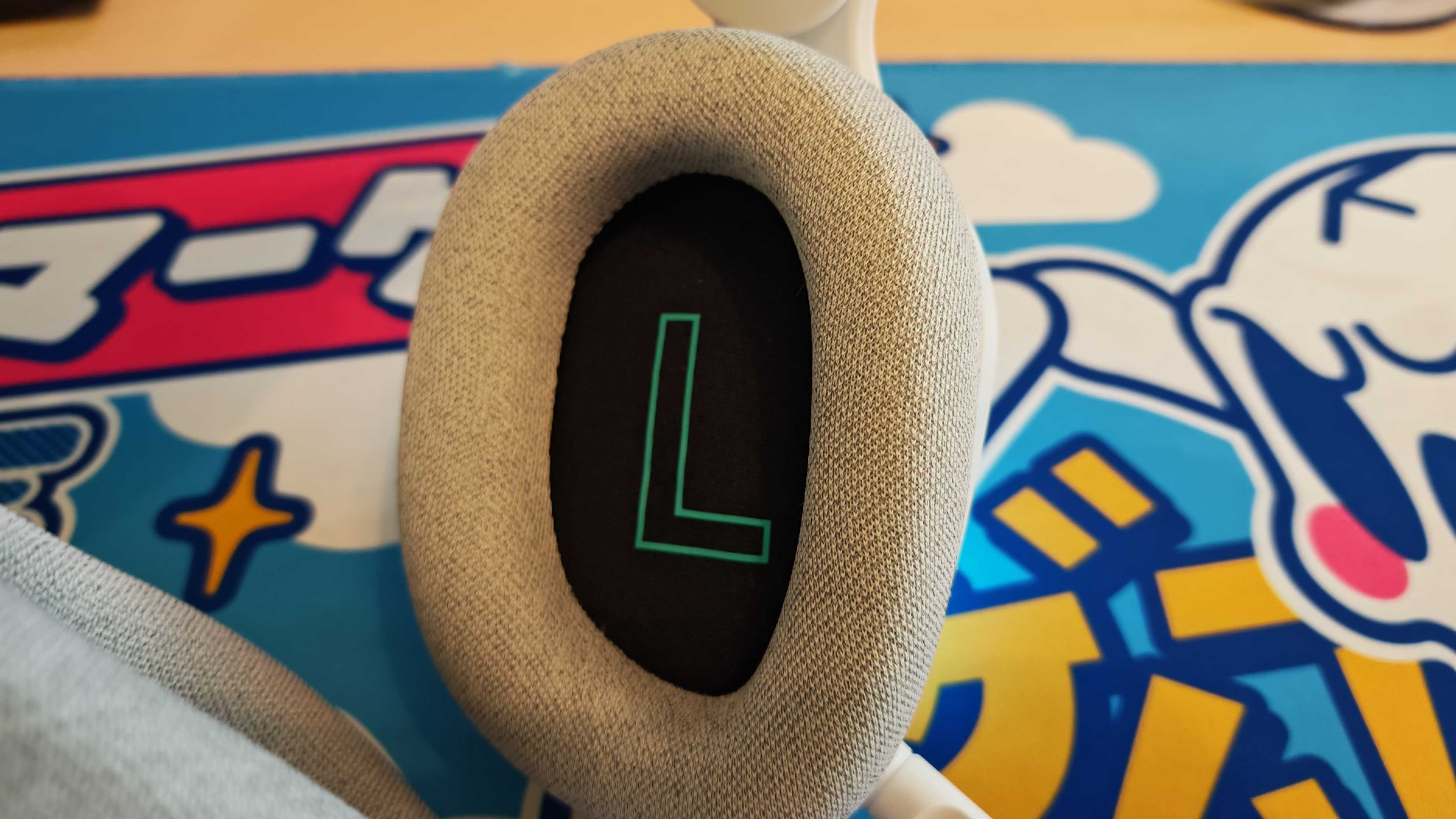 The Logitech G522 Lightspeed wireless gaming headset.