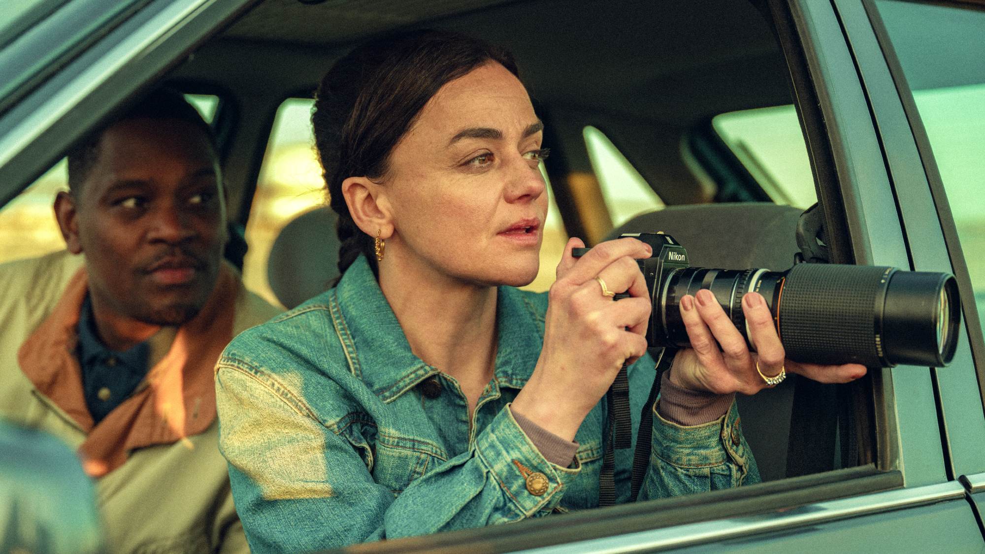 Aml Ameen as Bailey, Hayley Squires as Kate in Legends